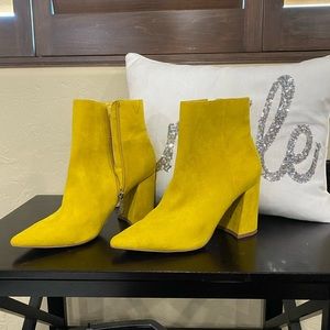 New ZARA suede boots mustard color sz 8 1/2